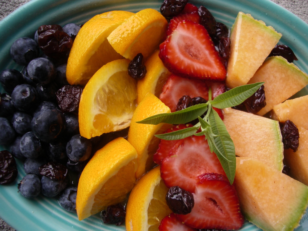 Cardamom-Flavored Fruit Salad (Salatat Al-Fawaakih)