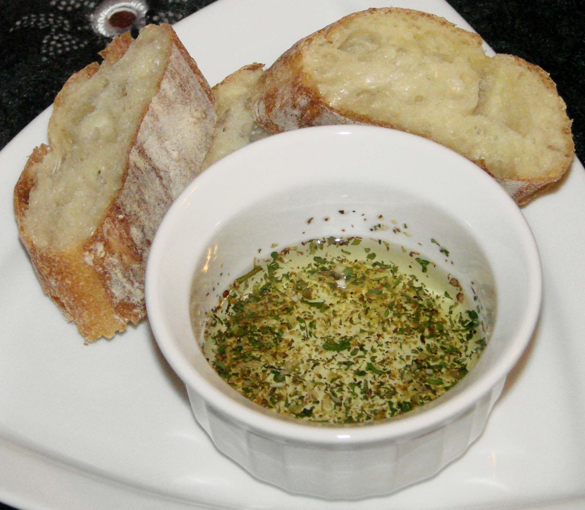2-Second Italian Bread Olive Oil Dip
