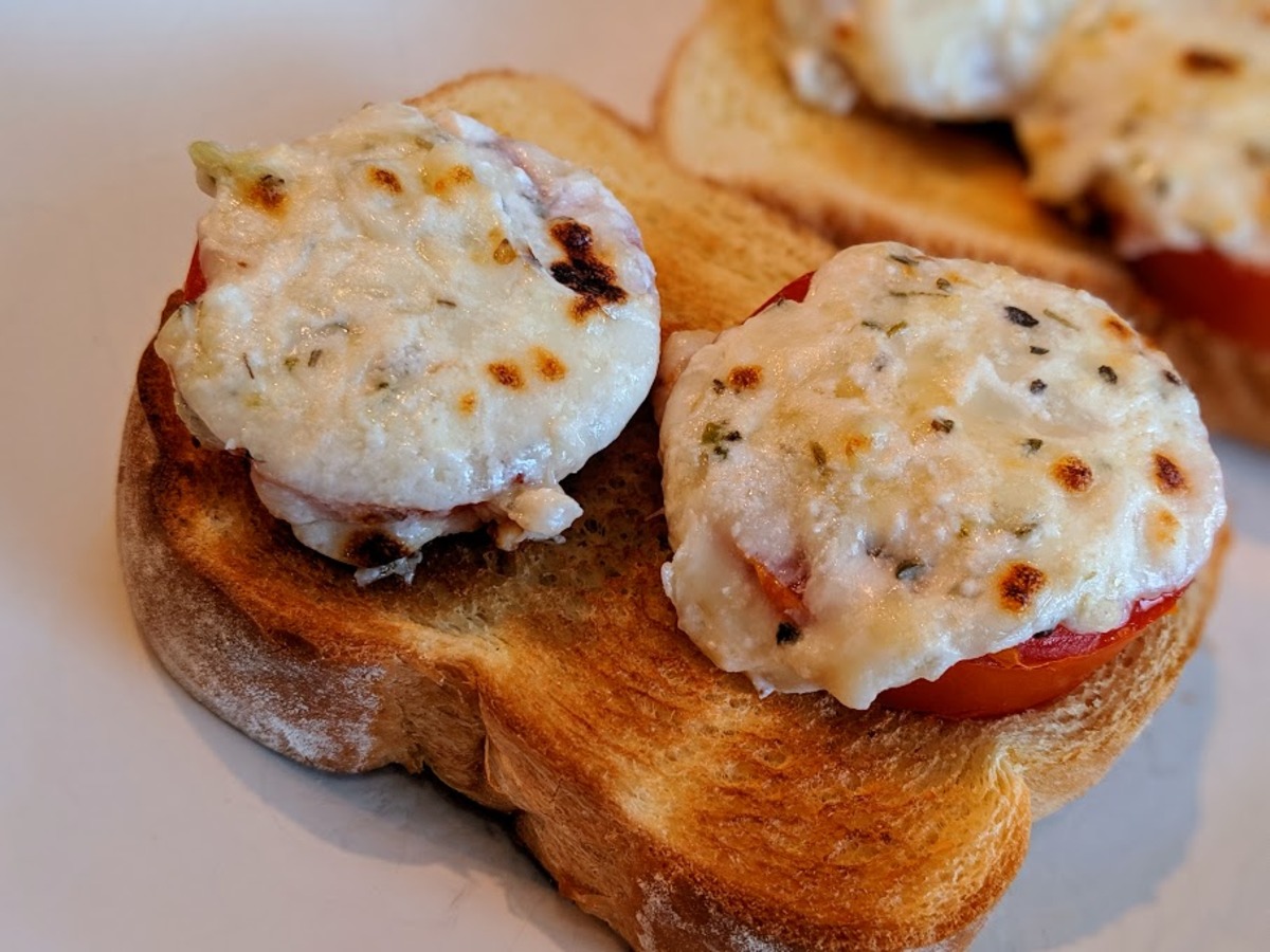 4-Cheese Broiled Tomato Slices