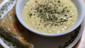 Vegetarian Lemon-Rice Soup